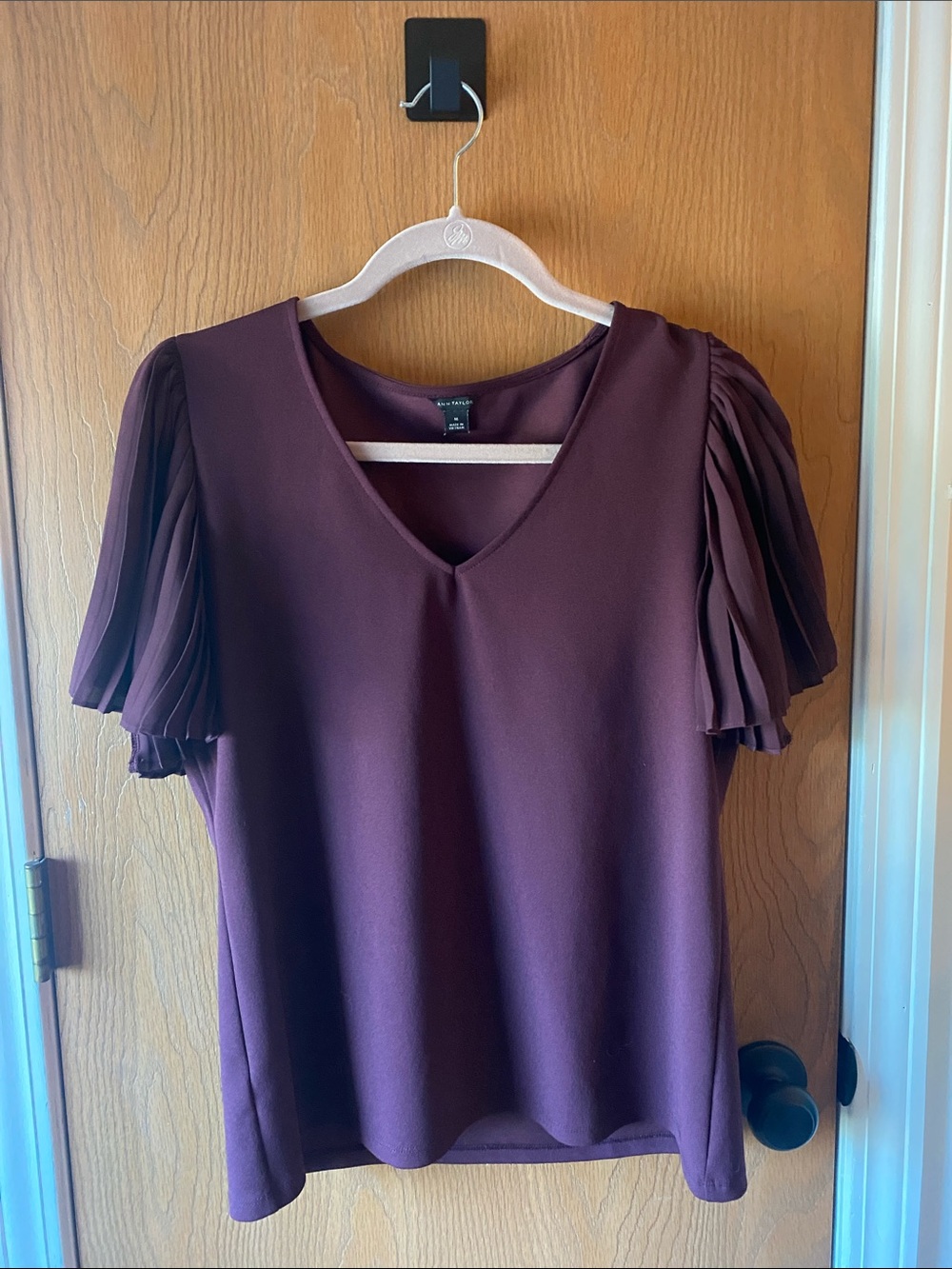 Ann Taylor Plum V-Neck Pleated Short Sleeve Blouse